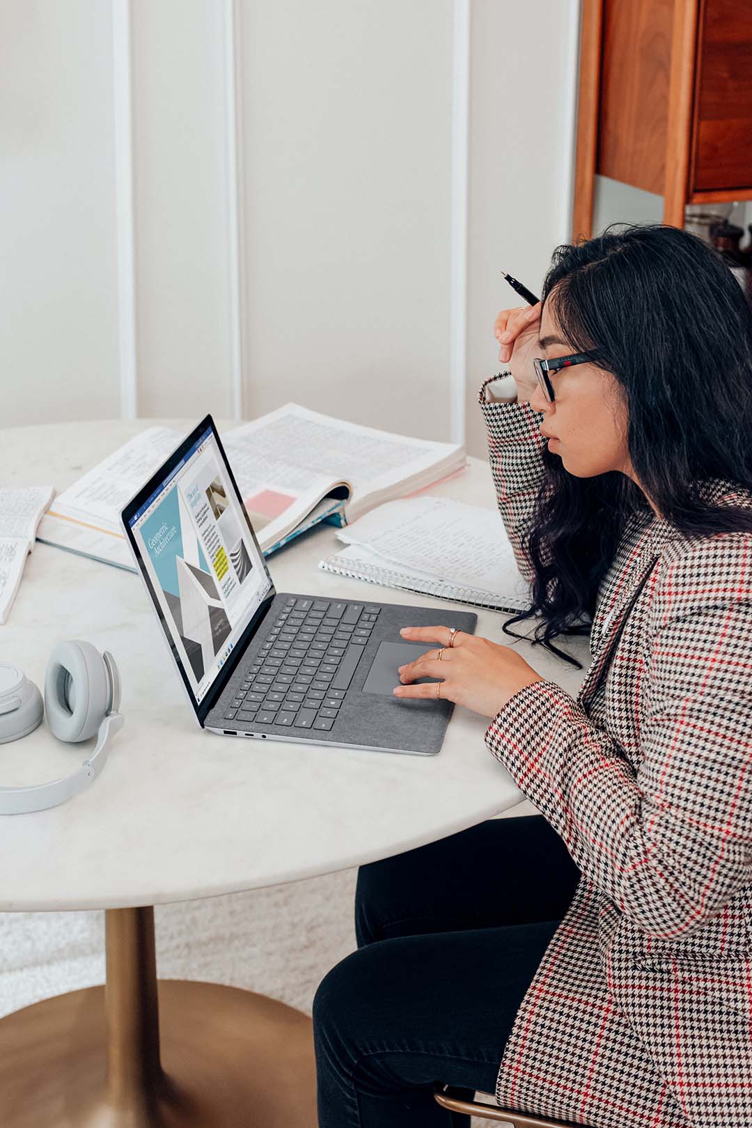 windows-N1YOSWrXQJE-unsplash Flodesk email marketing platform
